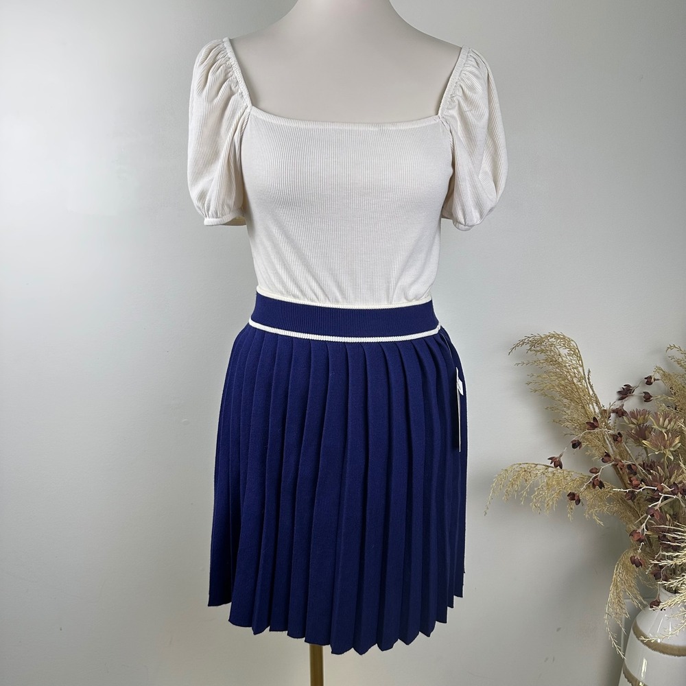 Willow & Wind Navy Blue Pleated Knit Skirt Size M - Preppy Tennis Style Mini NEW - Picture 1 of 12